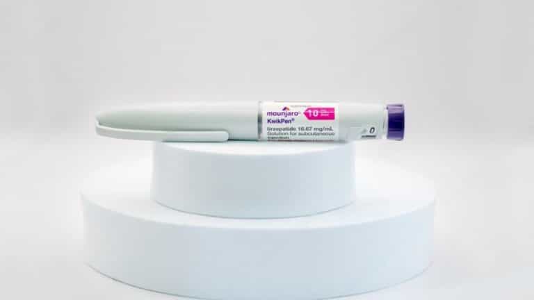 Imagem ilustrativa do Mounjaro na versão kwikpen da Lilly Medical